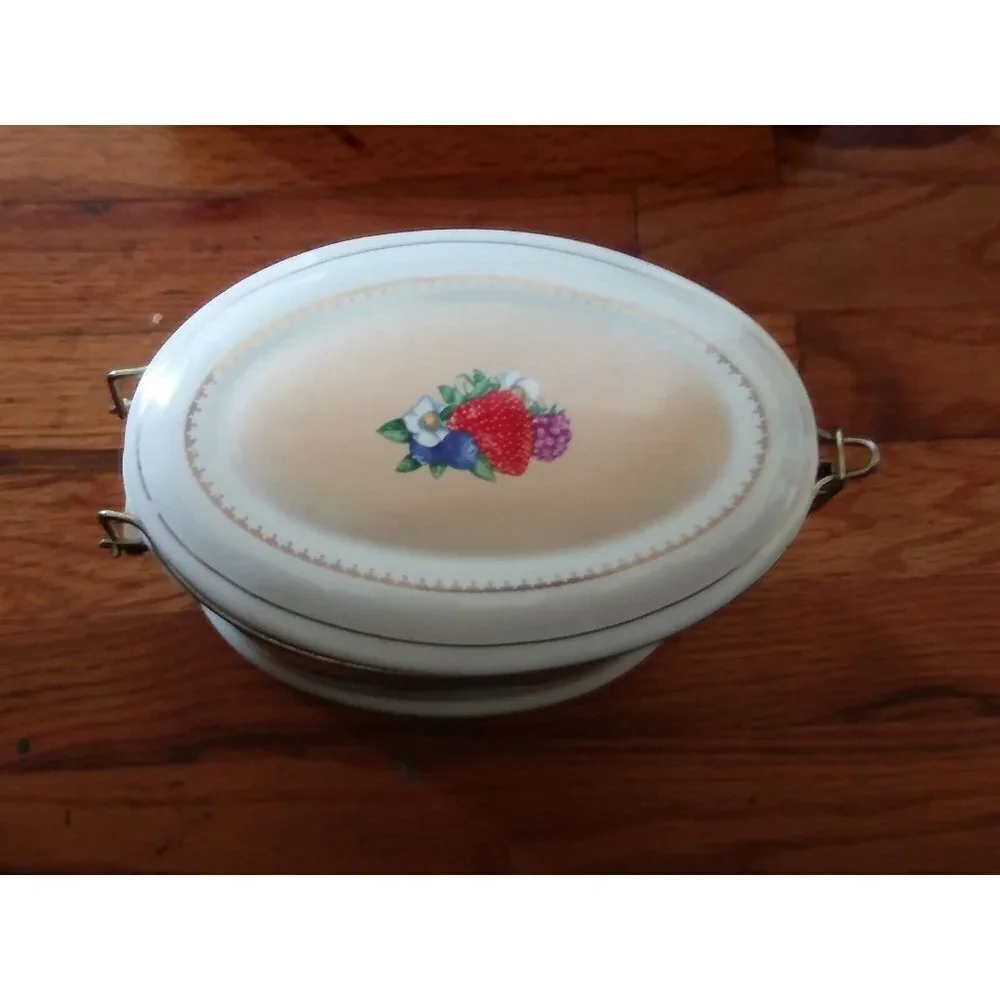 Knott's Berry Farm Strawberry Fruit LG Oval Ceramic Canister w/Gasket Sealed Lid